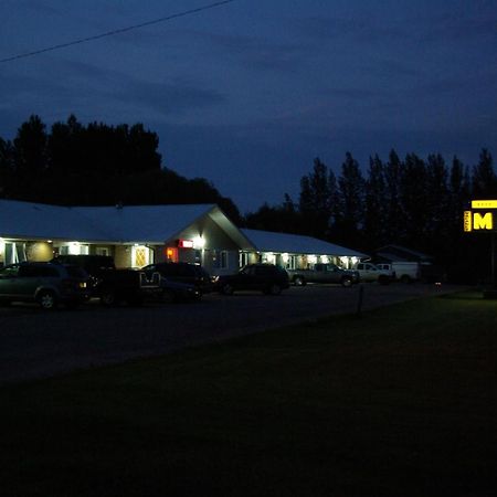 Westway Inn Motel Neepawa Экстерьер фото