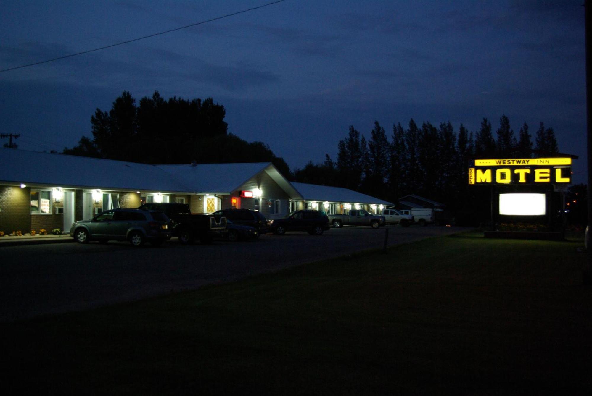 Westway Inn Motel Neepawa Экстерьер фото