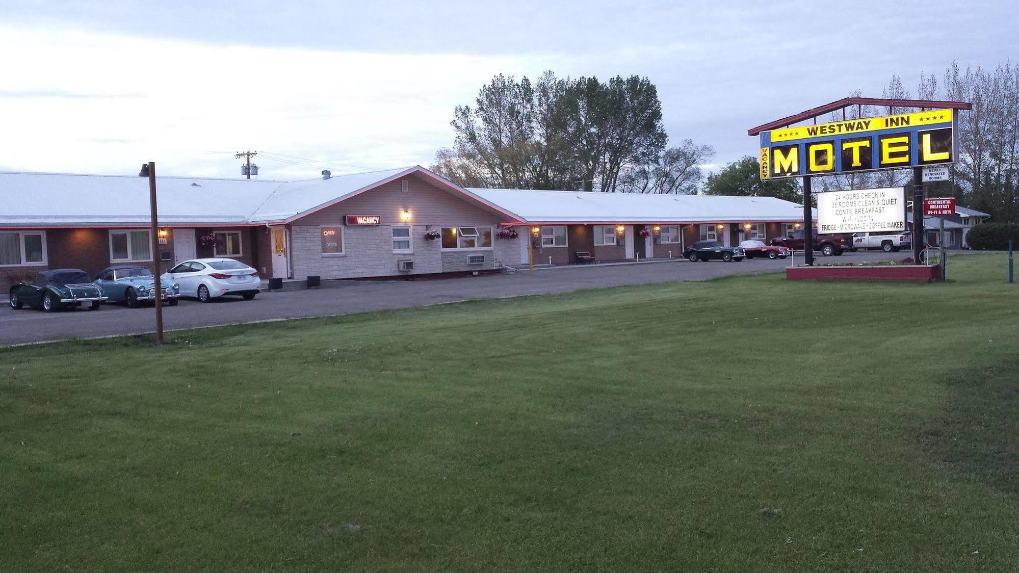 Westway Inn Motel Neepawa Экстерьер фото