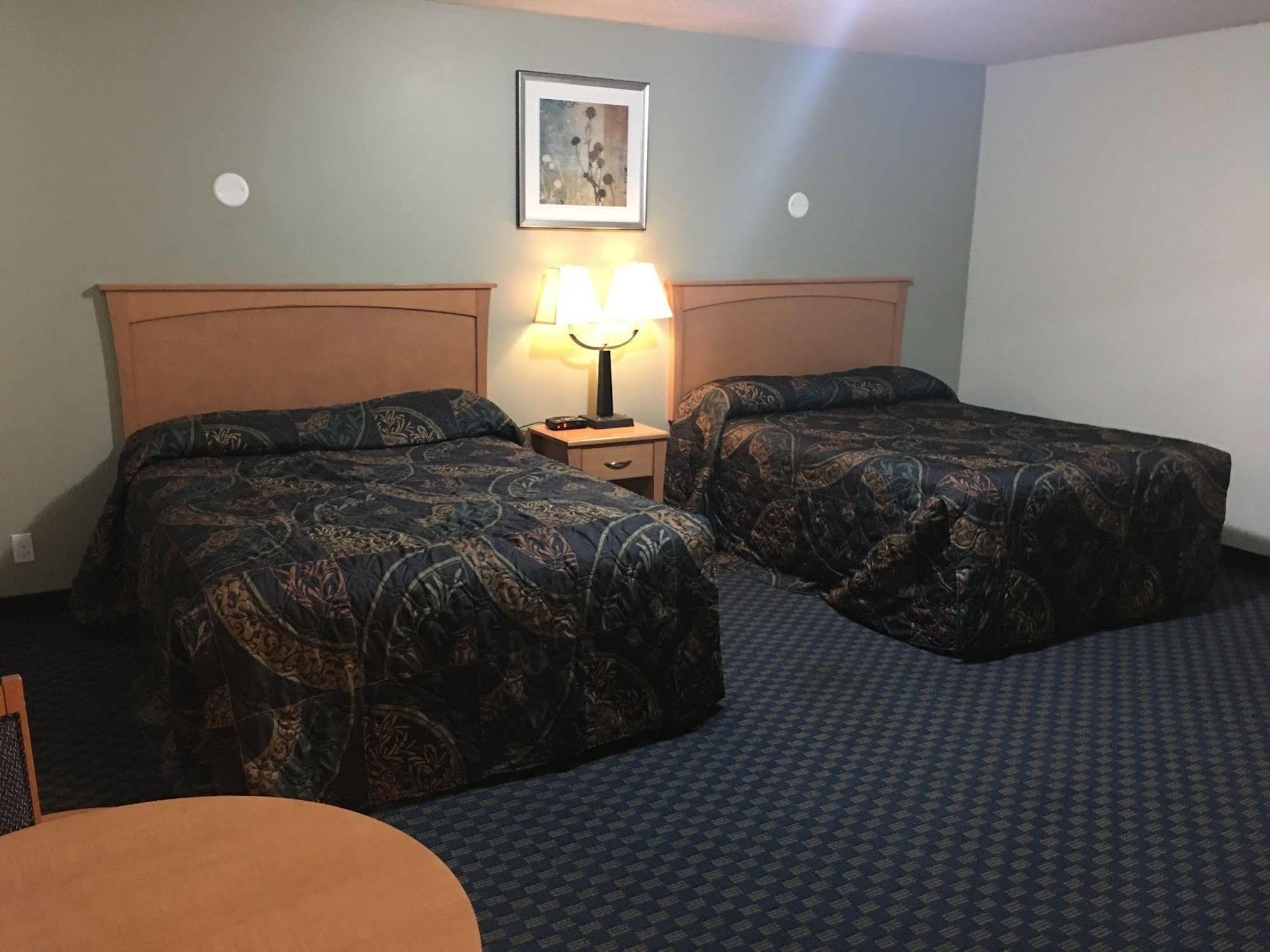 Westway Inn Motel Neepawa Экстерьер фото