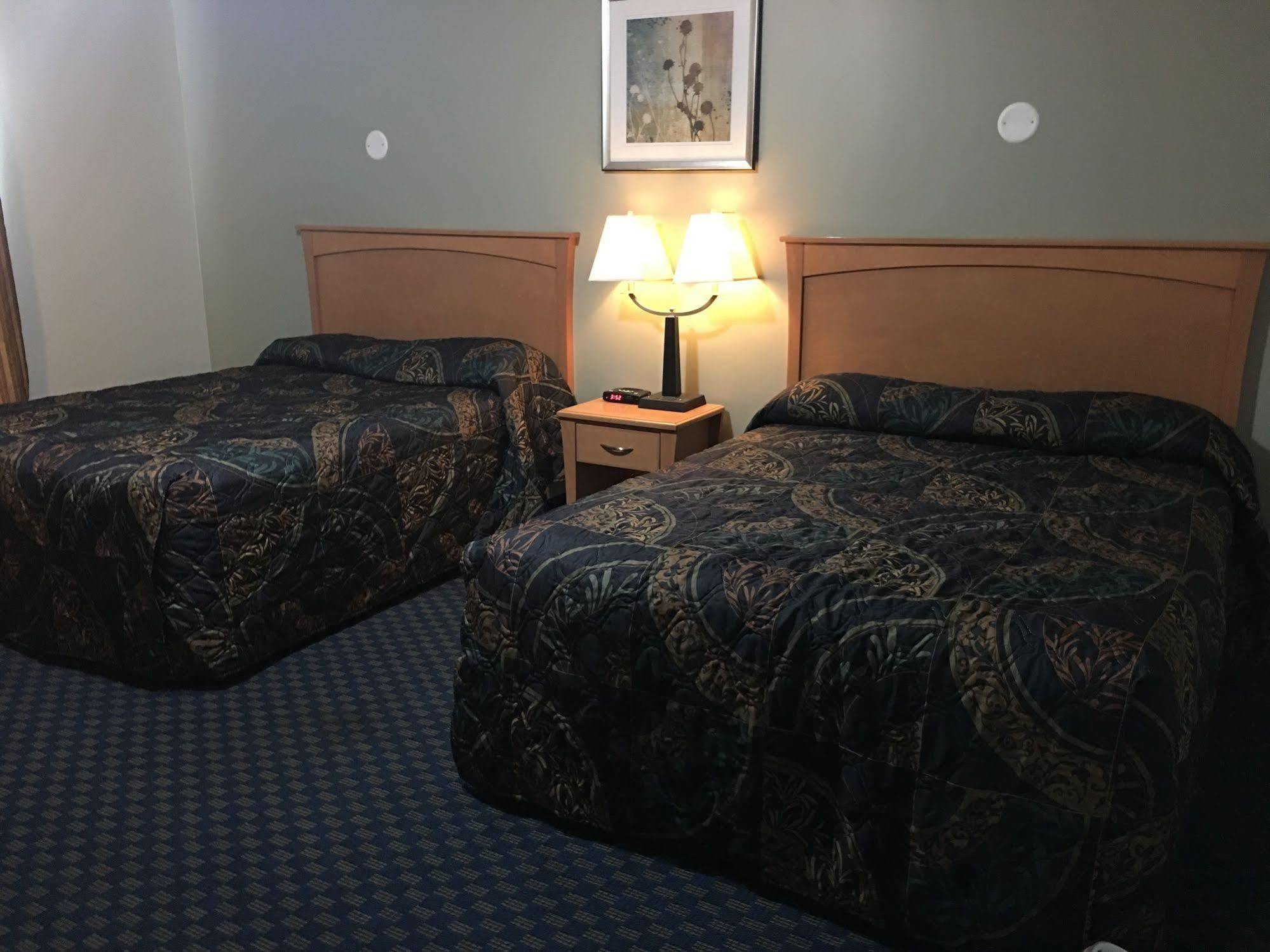 Westway Inn Motel Neepawa Экстерьер фото