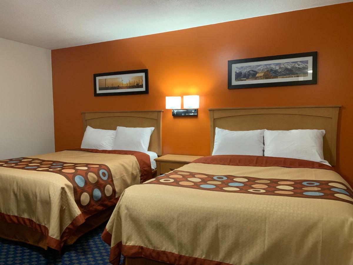 Westway Inn Motel Neepawa Экстерьер фото