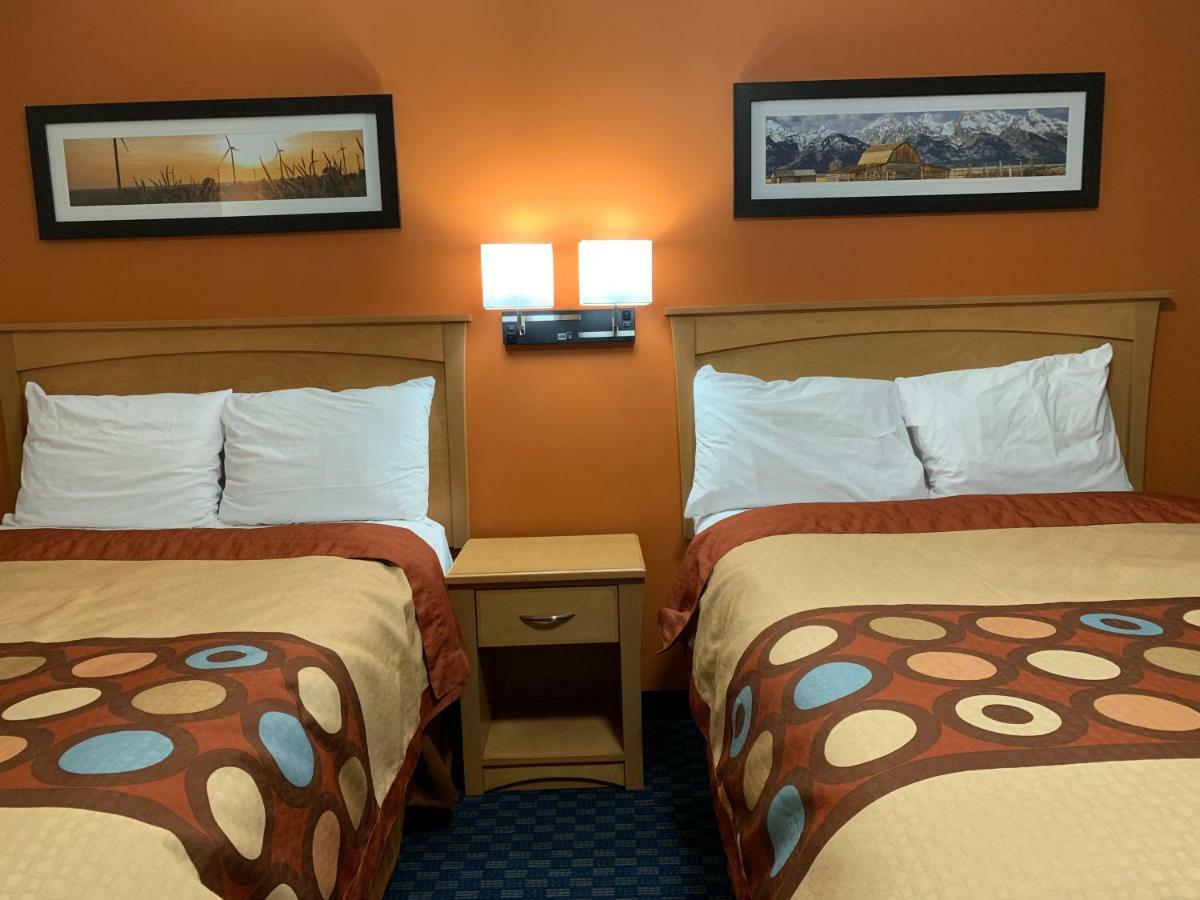 Westway Inn Motel Neepawa Экстерьер фото