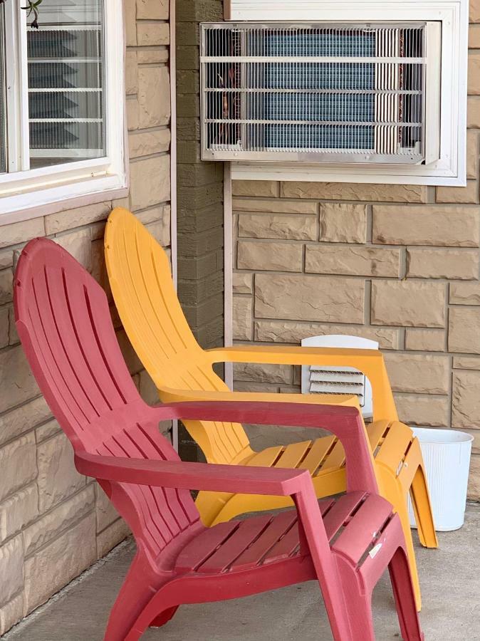 Westway Inn Motel Neepawa Экстерьер фото