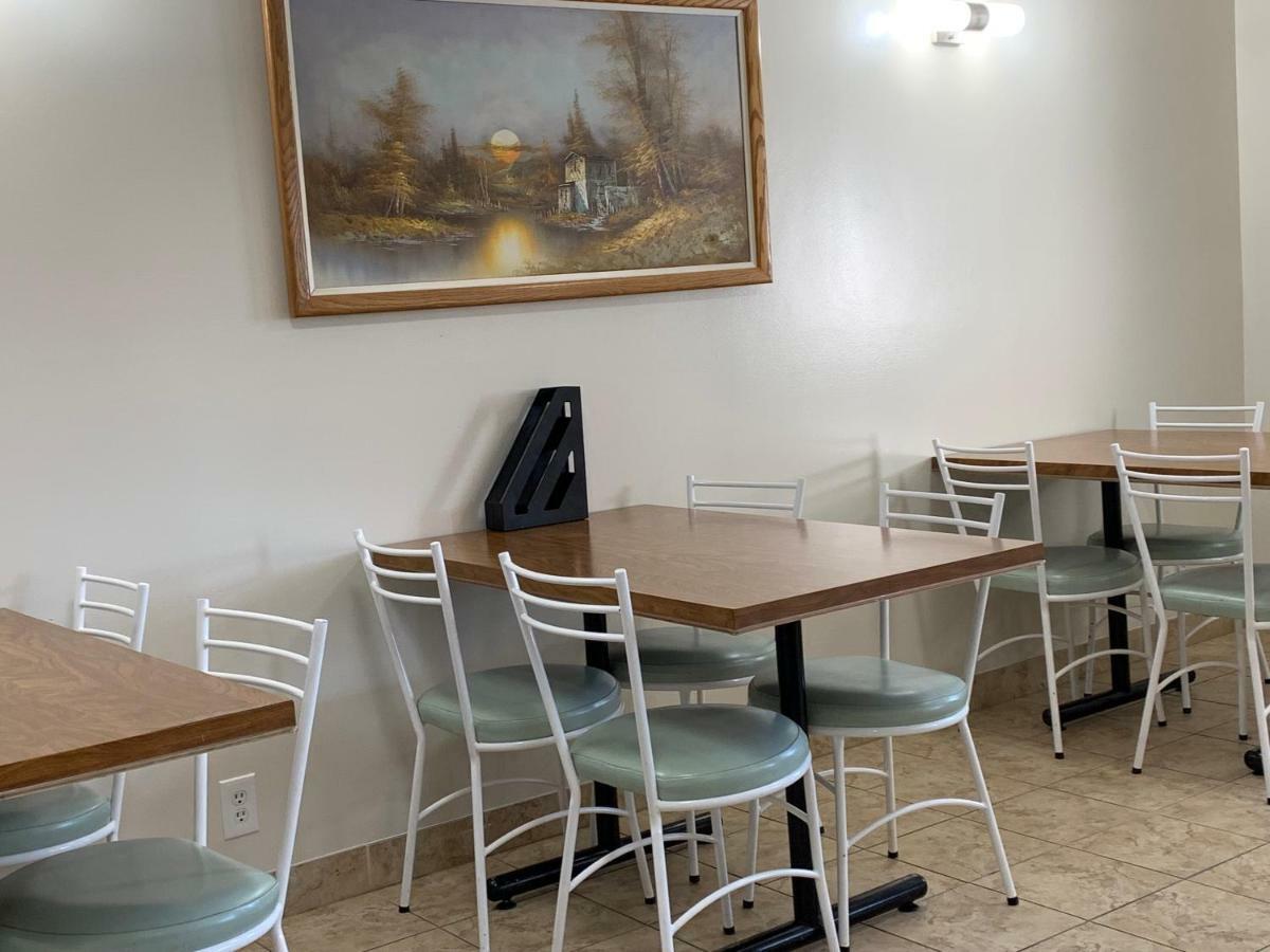 Westway Inn Motel Neepawa Экстерьер фото