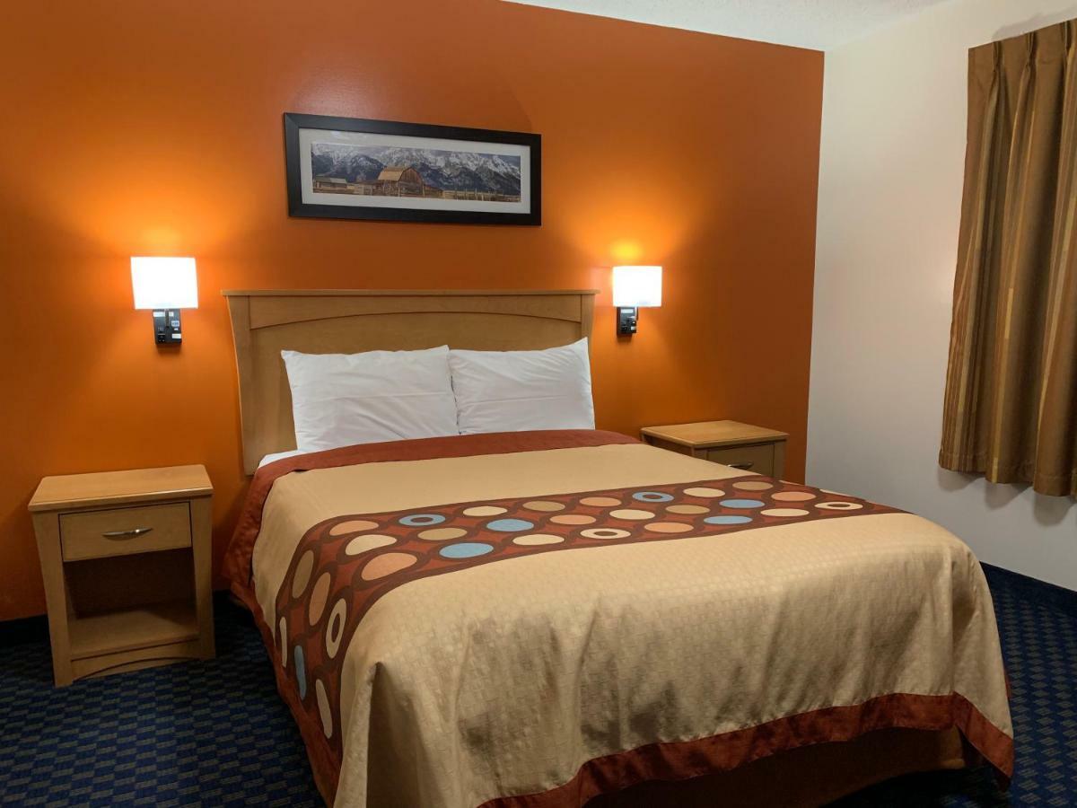 Westway Inn Motel Neepawa Экстерьер фото